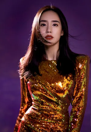 王智亮片裙性感写真图片