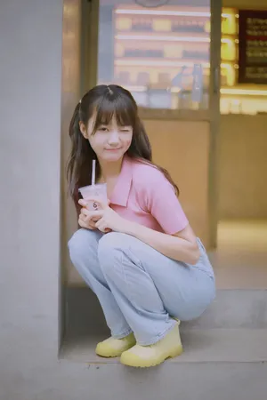 胡意旋俏皮可爱写真图片