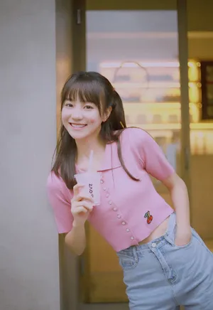 胡意旋俏皮可爱写真图片_6