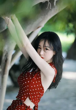 张檬红色波点连衣裙性感不失清纯写真图片_2