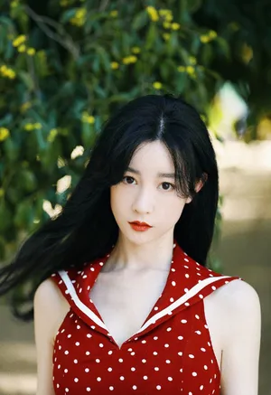 张檬红色波点连衣裙性感不失清纯写真图片_3