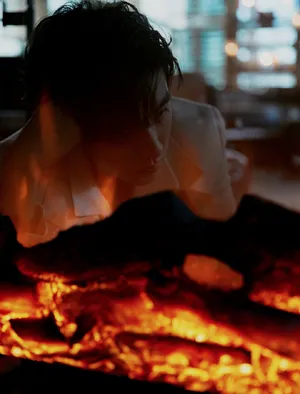 王俊凯米色西装优雅写真图片_6