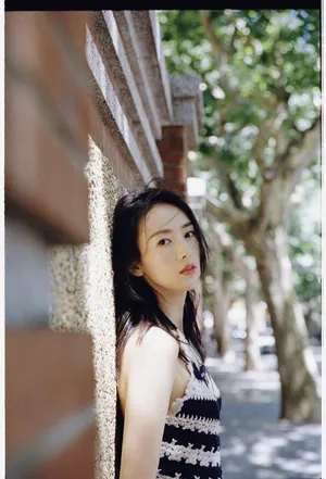 童瑶夏日清爽性感街拍图片_2