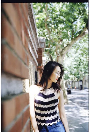 童瑶夏日清爽性感街拍图片_5
