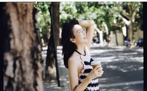 童瑶夏日清爽性感街拍图片_6