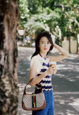 童瑶夏日清爽性感街拍图片_7