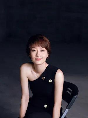 马伊琍开衩裙修长美腿性感撩人写真图片_3