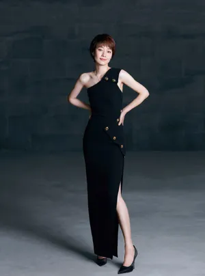 马伊琍开衩裙修长美腿性感撩人写真图片_6