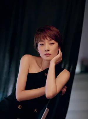 马伊琍开衩裙修长美腿性感撩人写真图片_7