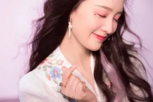 李沁七夕桃花妆写真图片_2