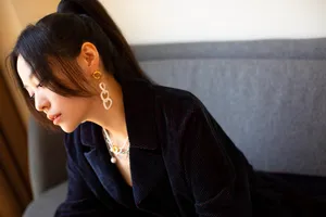 张靓颖高马尾性感靓丽写真图片_2