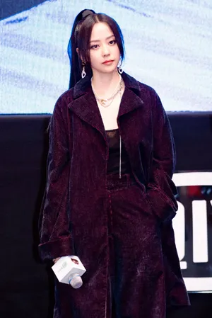 张靓颖高马尾性感靓丽写真图片_4