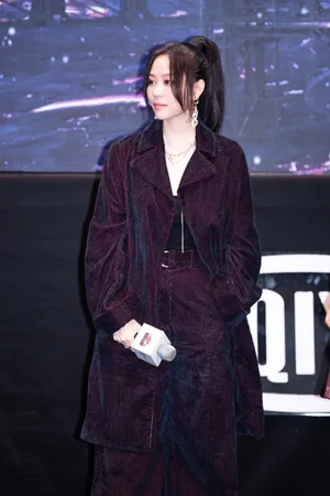 张靓颖高马尾性感靓丽写真图片_5