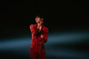蔡徐坤激光舞台照图片