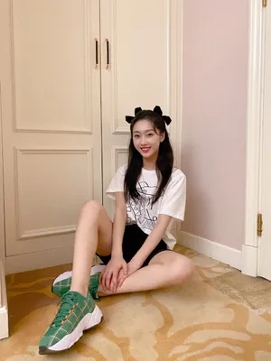 宣璐蝴蝶结元气私服照图片_4