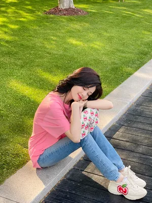 白鹿粉色清新甜美街拍图片_7