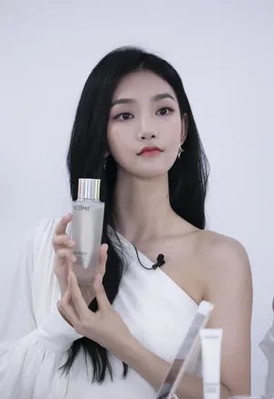 曾可妮刘令姿兰蔻活动照性感图片