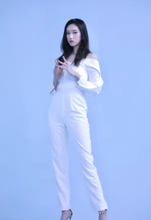 曾可妮刘令姿兰蔻活动照性感图片_4