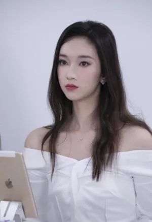 曾可妮刘令姿兰蔻活动照性感图片_6