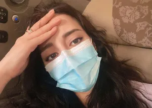 迪丽热巴戴口罩超美自拍照图片_2