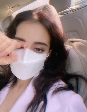 迪丽热巴戴口罩超美自拍照图片_5