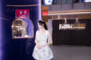 唐嫣俏丽性感品牌活动图片