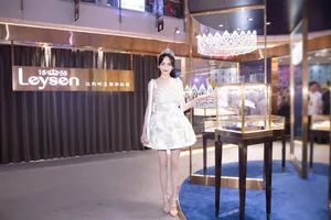 唐嫣俏丽性感品牌活动图片
