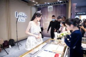 唐嫣俏丽性感品牌活动图片_2