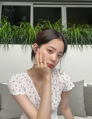 欧阳娜娜悠闲度假青春甜美自拍照图片_1