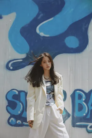 欧阳娜娜白色西装潇洒酷美写真图片_4
