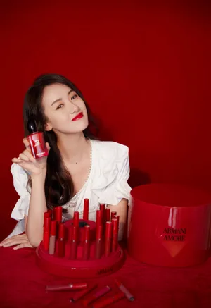 袁冰妍性感红唇写真图片