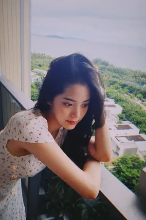 欧阳娜娜泳装露背香肩气质惊艳美照图片