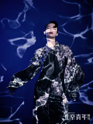 蓝盈莹逗号刘海酷飒写真图片_6