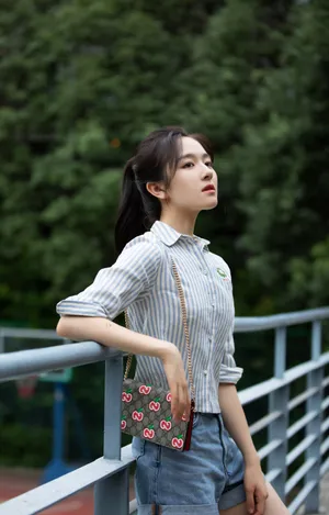 李兰迪轻甜少女风写真图片