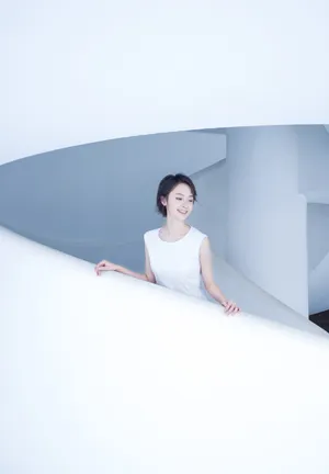 孙铱优雅白裙写真图片_1