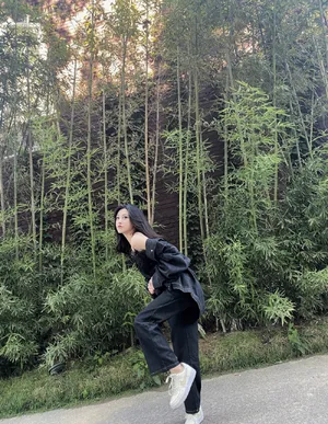朱圣祎清爽靓丽街拍图片_3