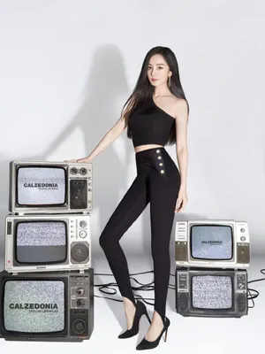 杨幂紧身衣性感写真图片_2