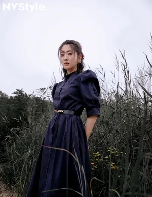 邢菲夏末湖边大片写真图片_3