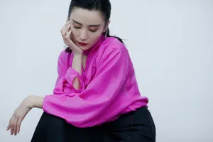 宋佳粉红色性感靓丽写真图片_6