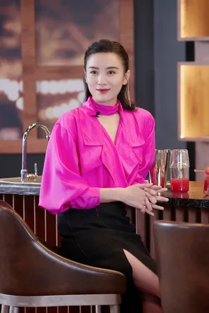 宋佳粉红色性感靓丽写真图片_7