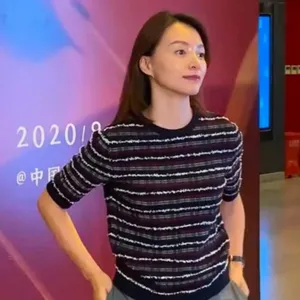 董卿《活着唱着》英气十足首映礼图片_2