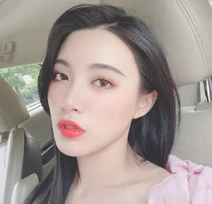 戴萌粉色上衣黑色长发元气自拍图片_2