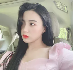 戴萌粉色上衣黑色长发元气自拍图片_3