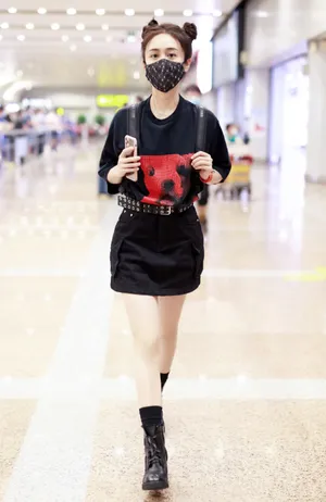 刘芸哪吒头少女感街拍照图片_3