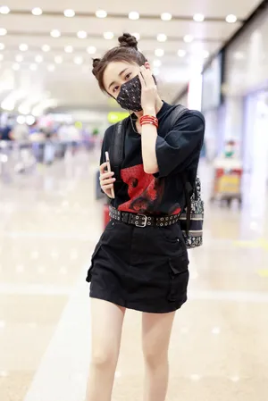 刘芸哪吒头少女感街拍照图片_4