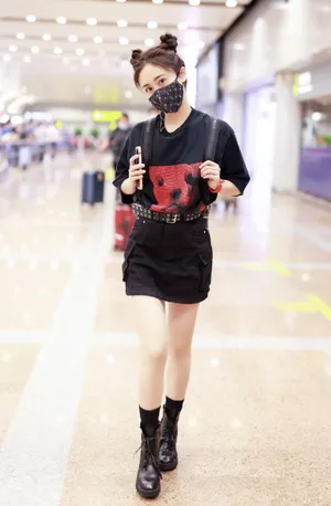 刘芸哪吒头少女感街拍照图片_5