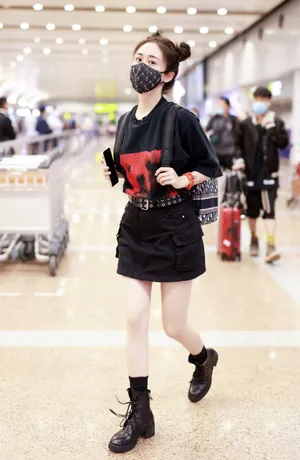 刘芸哪吒头少女感街拍照图片_7