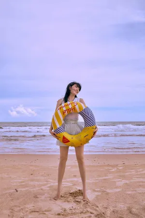 阚清子海边沙滩清新写真图片_6