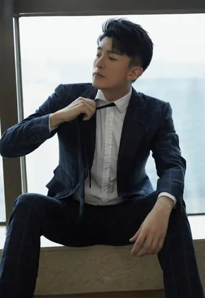 孙艺洲雅痞帅气西装写真图片_4