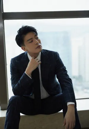 孙艺洲雅痞帅气西装写真图片_5